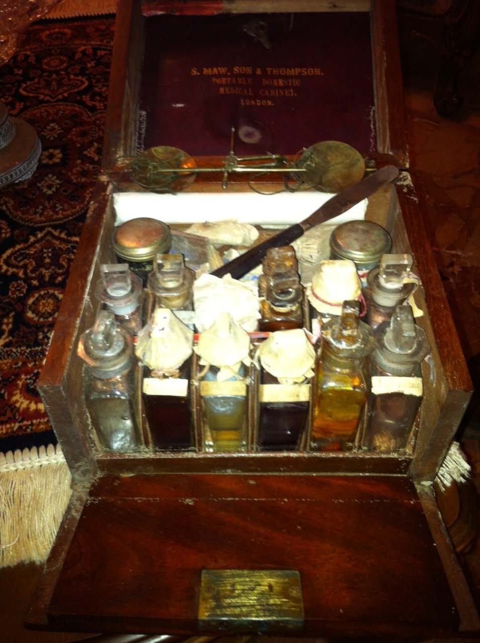 Stefano Romeo's medical cabinet (1).jpg
